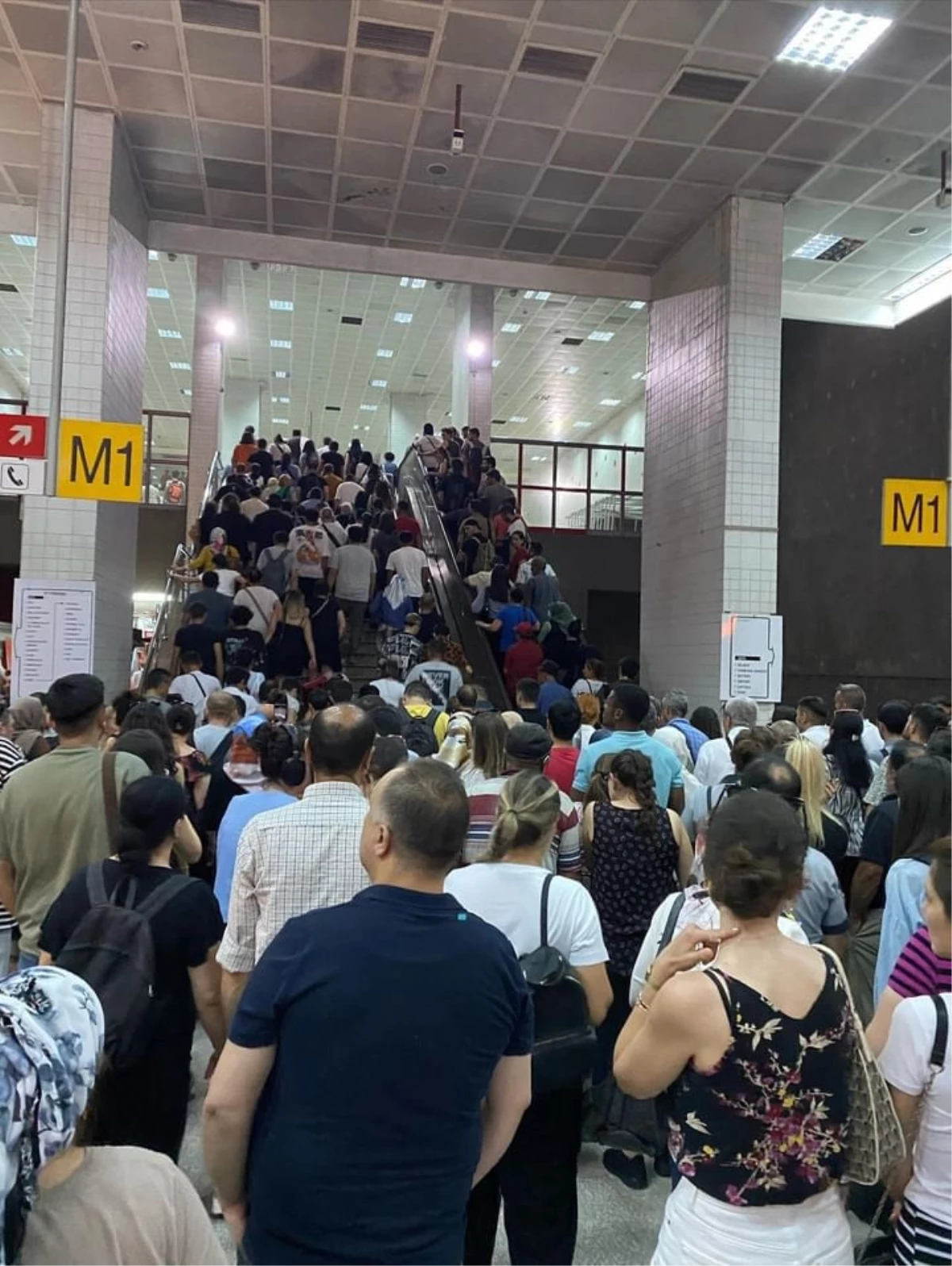 Ankara’da M2 Metro Hattında Arıza: Seferler Durdu